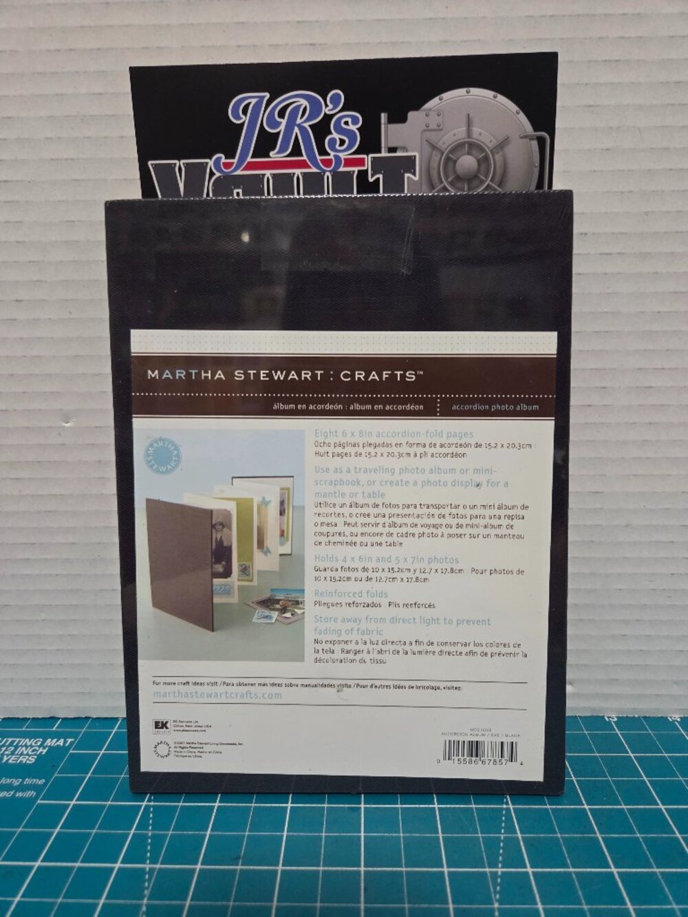NEW Martha Stewart Accordion Photo Album Eight 6"x8" Pages Black